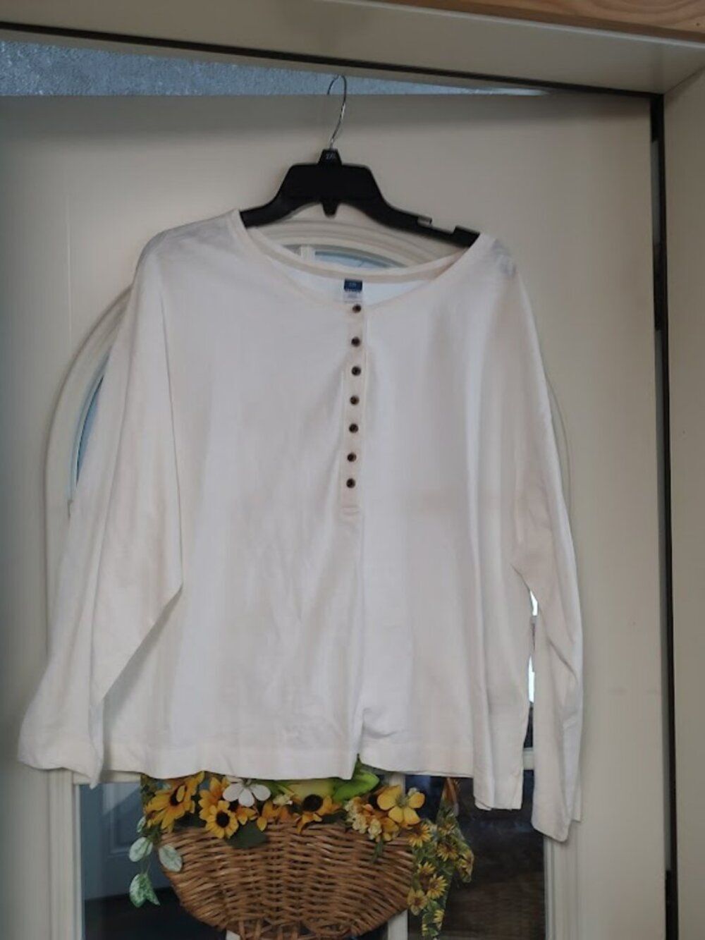 New Old Navy Cream Color Long Sleeve Crop Top Size Women's XXL
